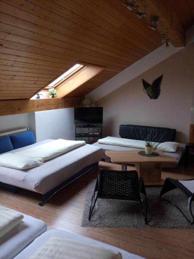 Gaestehaus Kasper เคนซิงเงน ภายนอก รูปภาพ