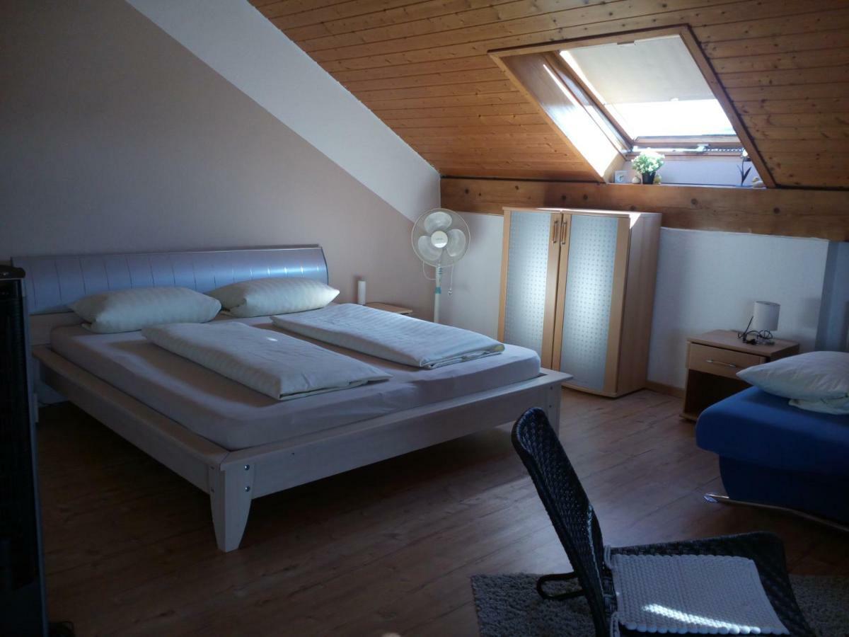 Gaestehaus Kasper เคนซิงเงน ภายนอก รูปภาพ